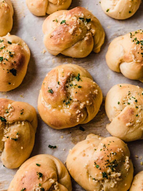 Grilled Chicken Garlic Knots Bun